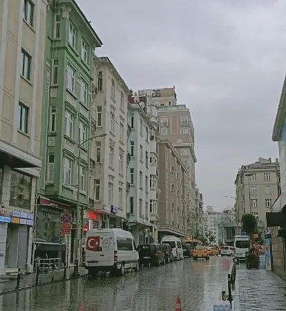 Couette-café Luxury Big Flat And 50 Mt To Taksim Square Free Wi Fi Free Laundry Service