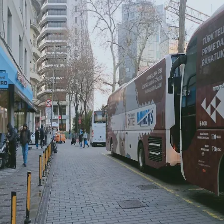 Luxury Big Flat And 50 Mt To Taksim Square Free Wi Fi Free Laundry Service Alojamento de Acomodação e Pequeno-almoço *