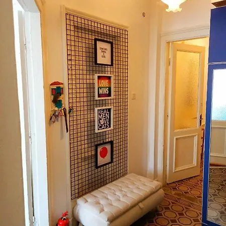 Luxury Big Flat And 50 Mt To Taksim Square Free Wi Fi Free Laundry Service Istambul